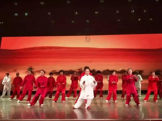 落马女州长痛哭忏悔：愧对父母每年准备的“青菜煮白豆腐”年夜菜